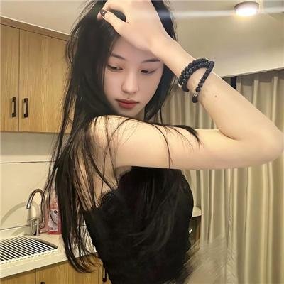 校服的裙摆